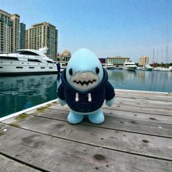 Melegítős Cápa - Mini